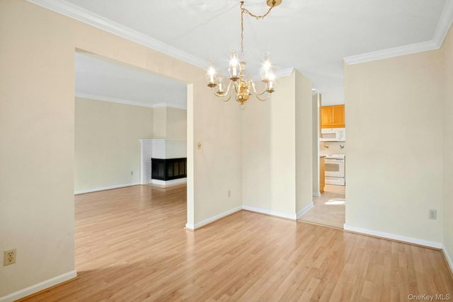 21 Foxwood Drive 2, Pleasantville, NY 10570