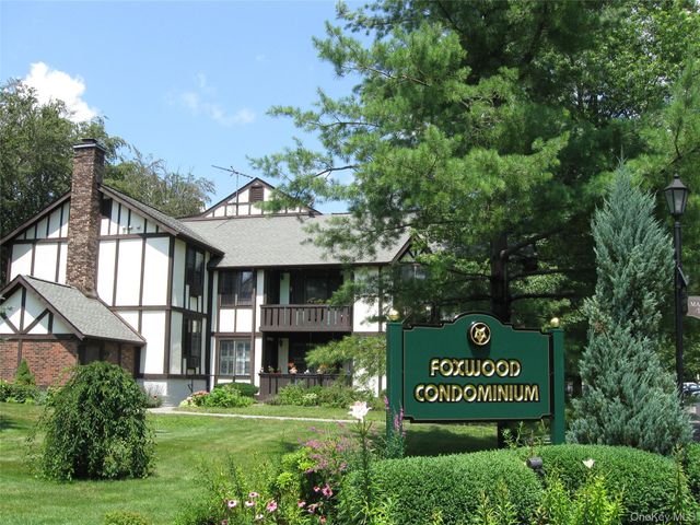21 Foxwood Drive 2, Pleasantville, NY 10570