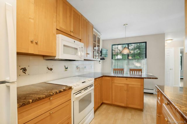 21 Foxwood Drive 2, Pleasantville, NY 10570