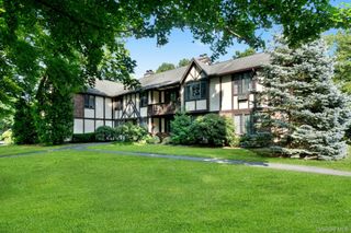 21 Foxwood Drive 2, Pleasantville, NY 10570