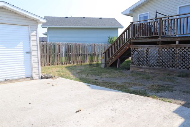 2320 SW 5th Ave, Minot, ND 58701