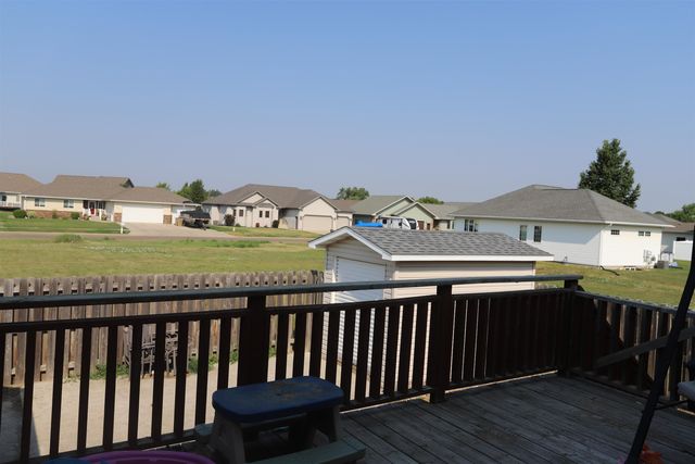 2320 SW 5th Ave, Minot, ND 58701