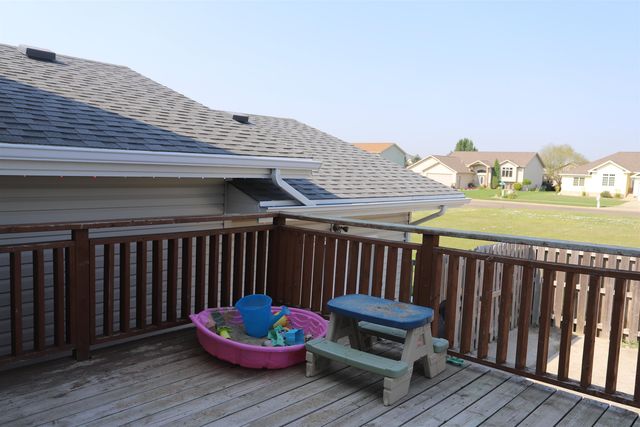 2320 SW 5th Ave, Minot, ND 58701
