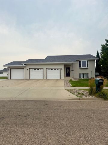 2320 SW 5th Ave, Minot, ND 58701