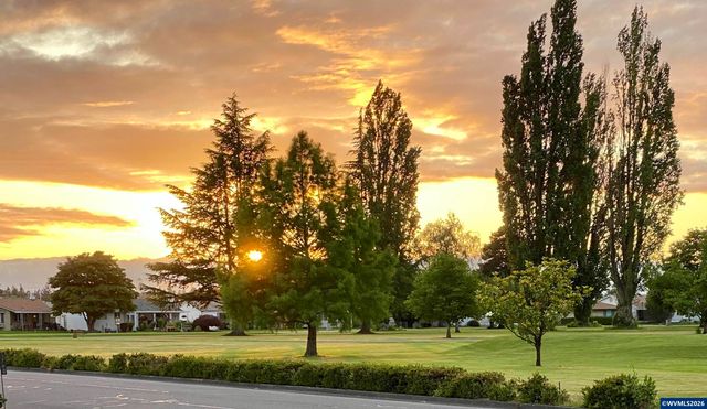 1700 Rainier Rd, Woodburn, OR 97071