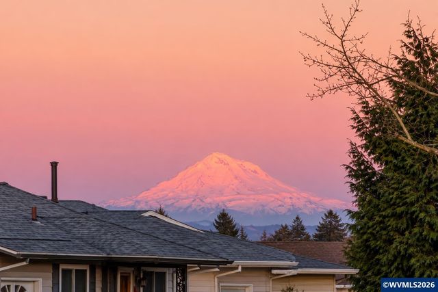 1700 Rainier Rd, Woodburn, OR 97071