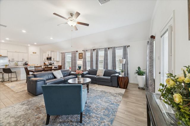 15023 Gulfstream Park Avenue, Mont Belvieu, TX 77523