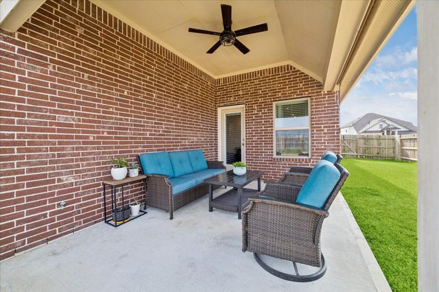 15023 Gulfstream Park Avenue, Mont Belvieu, TX 77523