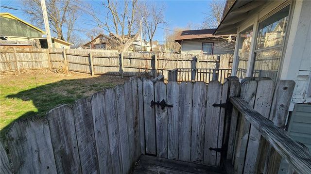 402 Van Brunt Boulevard, Kansas City, MO 64124