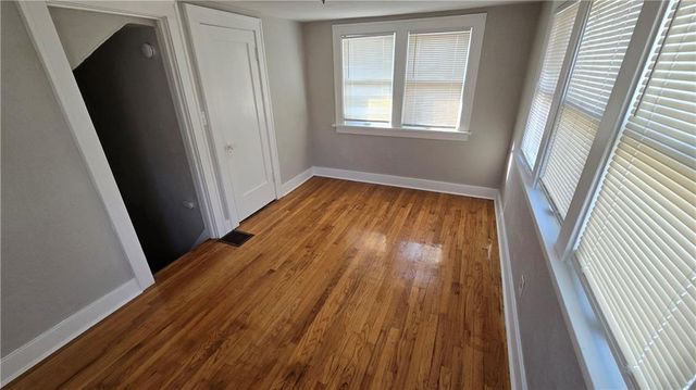 402 Van Brunt Boulevard, Kansas City, MO 64124