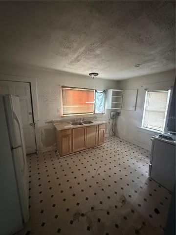 9212 N BROOKS STREET, Tampa, FL 33612