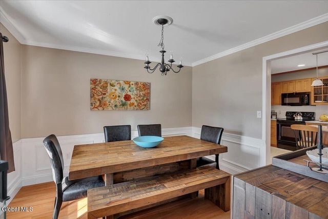 29 Bayberry Drive, Halfmoon, NY 12065