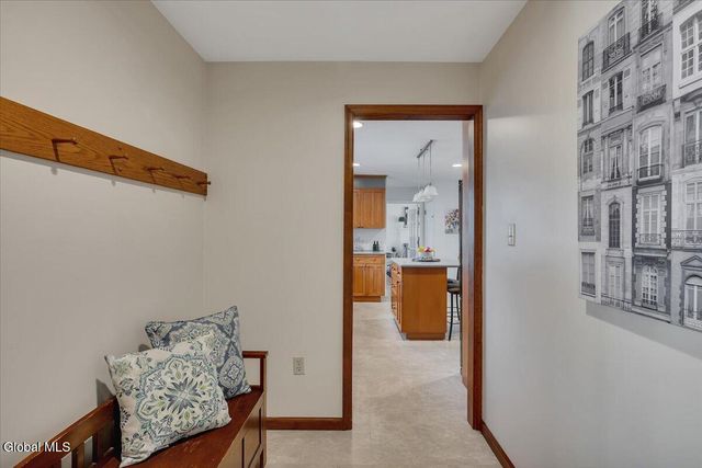 29 Bayberry Drive, Halfmoon, NY 12065