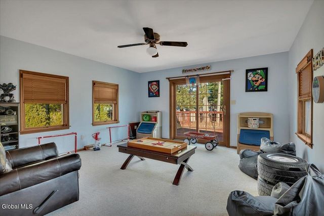 29 Bayberry Drive, Halfmoon, NY 12065