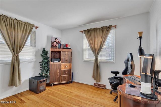 29 Bayberry Drive, Halfmoon, NY 12065