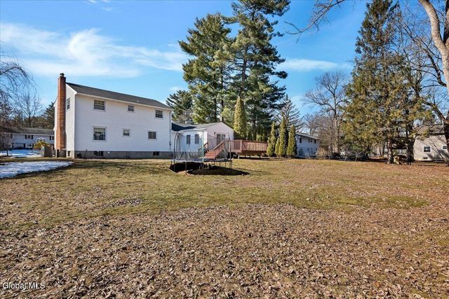 29 Bayberry Drive, Halfmoon, NY 12065