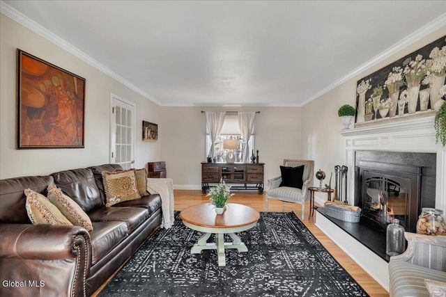 29 Bayberry Drive, Halfmoon, NY 12065