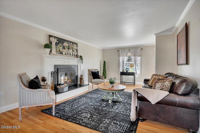 29 Bayberry Drive, Halfmoon, NY 12065