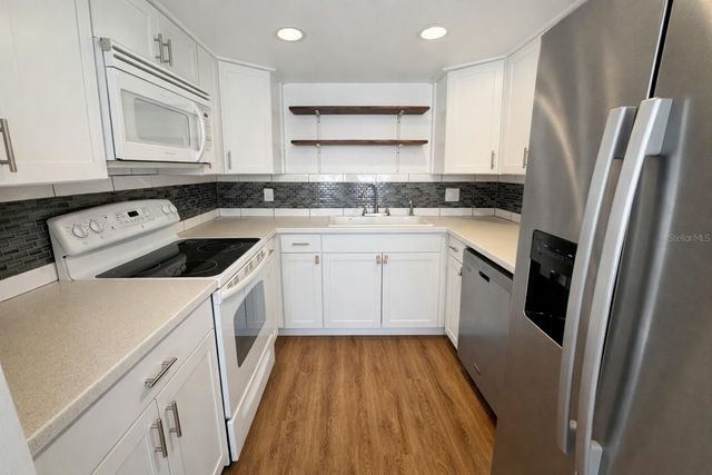 11720 PARK BOULEVARD 102, Seminole, FL 33772