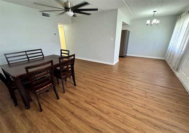 11720 PARK BOULEVARD 102, Seminole, FL 33772