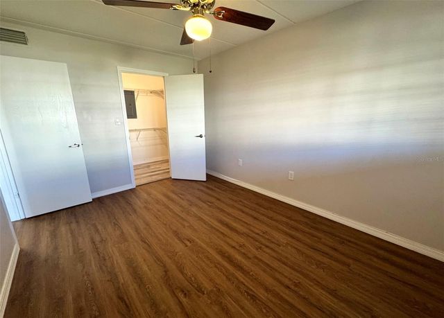 11720 PARK BOULEVARD 102, Seminole, FL 33772