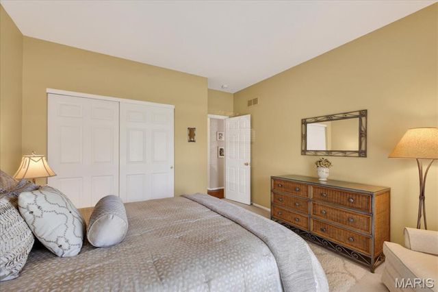 17648 Westhampton Woods Drive, Wildwood, MO 63005