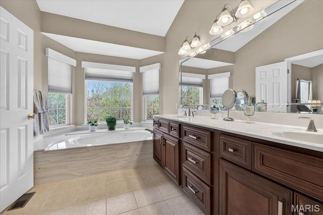 17648 Westhampton Woods Drive, Wildwood, MO 63005