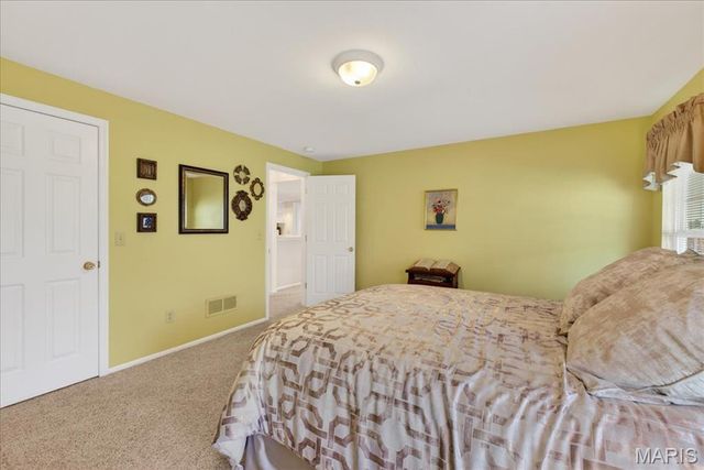 17648 Westhampton Woods Drive, Wildwood, MO 63005