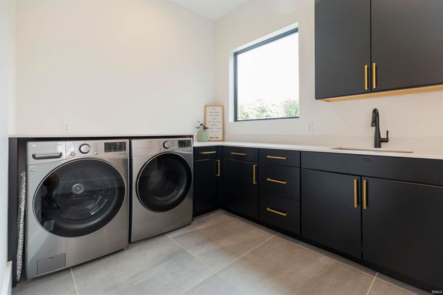 11500 Greyson Alan Drive, Granger, IN 46530