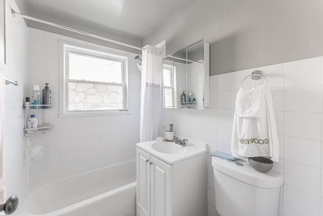 1630 W CHASE Avenue 1N, Chicago, IL 60626