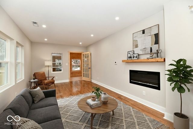 4619 Winthrop Avenue, Indianapolis, IN 46205