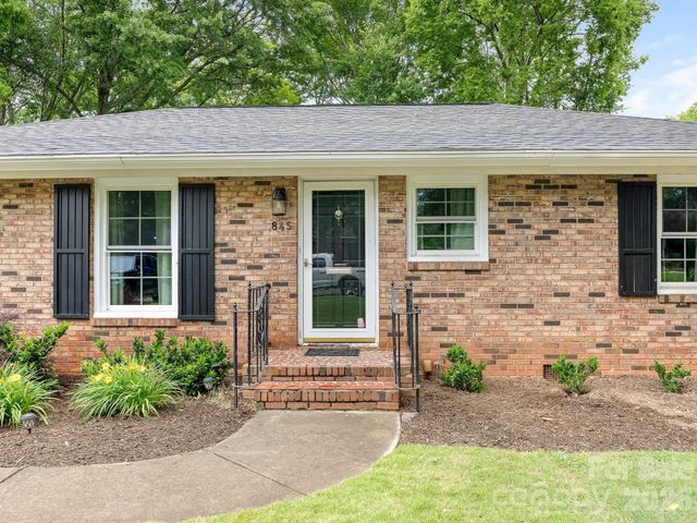 845 Fairbanks Road, Charlotte, NC 28210