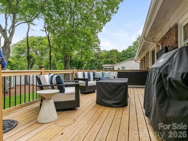 845 Fairbanks Road, Charlotte, NC 28210
