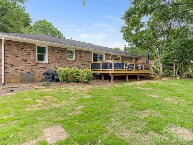 845 Fairbanks Road, Charlotte, NC 28210