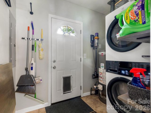 845 Fairbanks Road, Charlotte, NC 28210