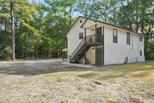 287 Blue Lake Drive, Huffman, TX 77336