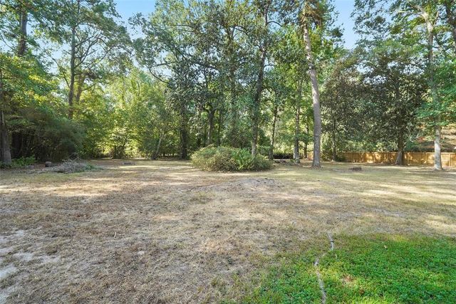 287 Blue Lake Drive, Huffman, TX 77336