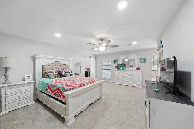 287 Blue Lake Drive, Huffman, TX 77336