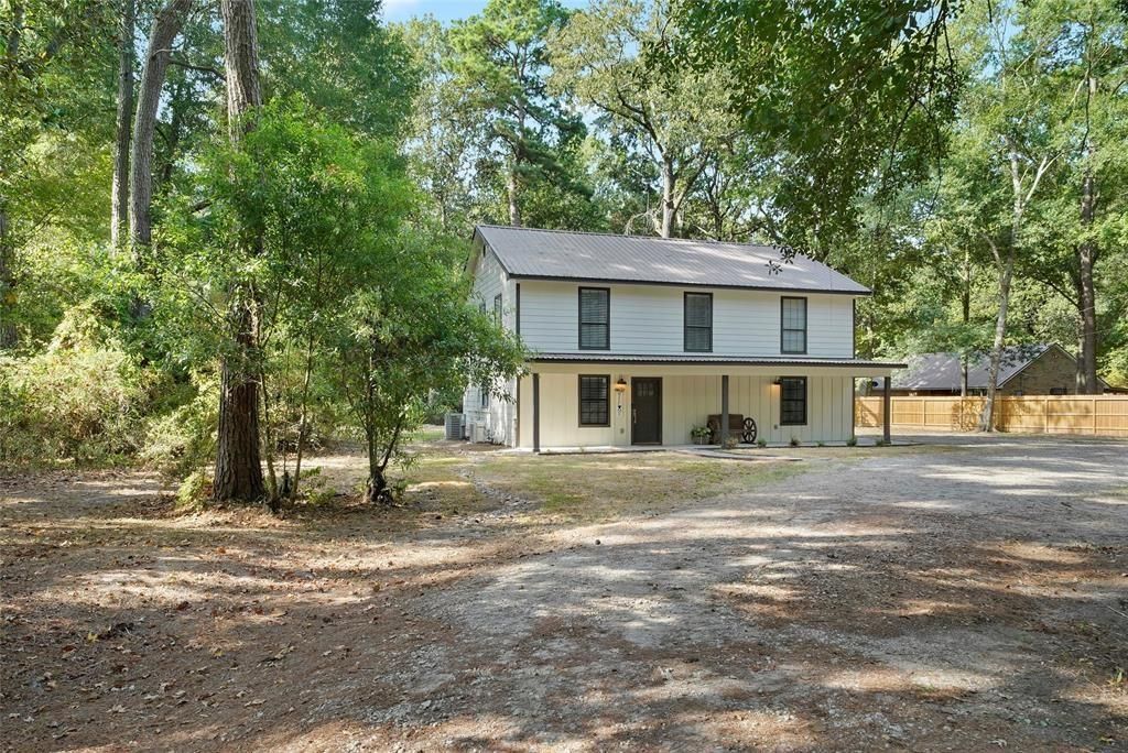 287 Blue Lake Drive, Huffman, TX 77336