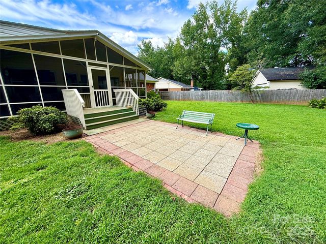 7632 Rolling Hill Road, Charlotte, NC 28227