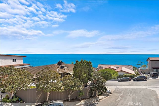 608 Loretta Drive, Laguna Beach, CA 92651