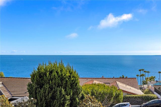 608 Loretta Drive, Laguna Beach, CA 92651