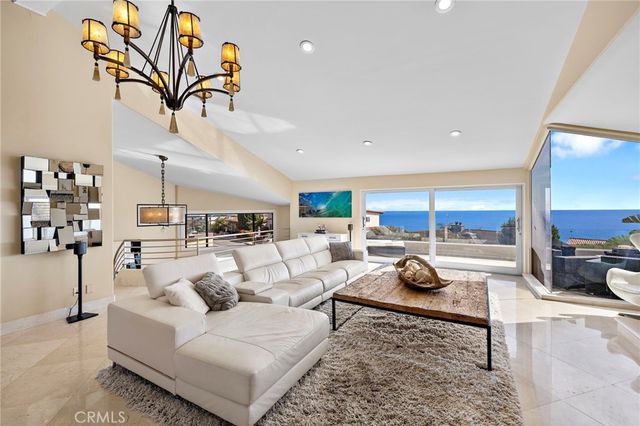 608 Loretta Drive, Laguna Beach, CA 92651
