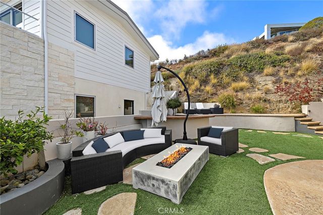 608 Loretta Drive, Laguna Beach, CA 92651