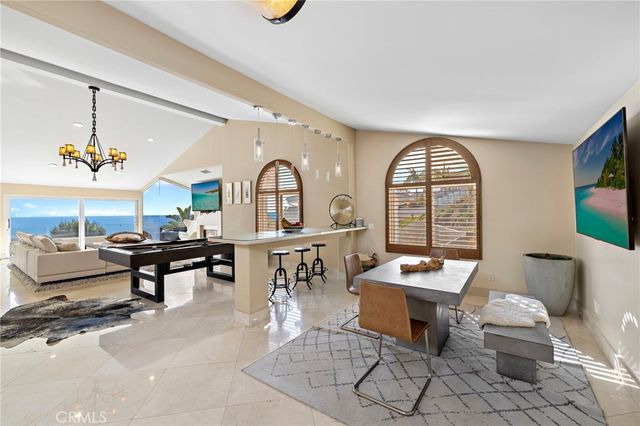 608 Loretta Drive, Laguna Beach, CA 92651
