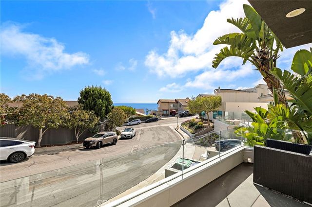 608 Loretta Drive, Laguna Beach, CA 92651