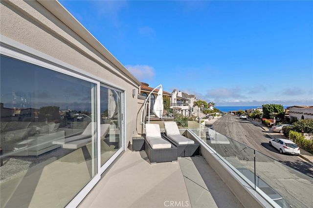 608 Loretta Drive, Laguna Beach, CA 92651