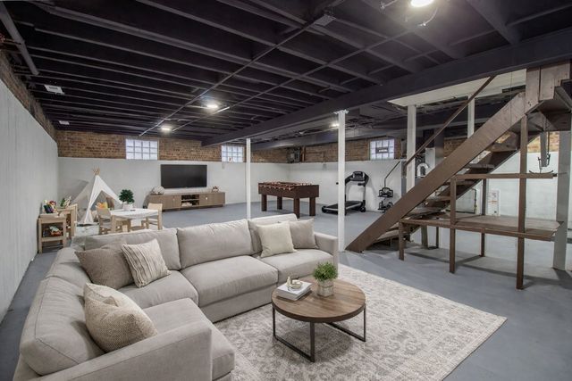 17552 Roy Street, Lansing, IL 60438