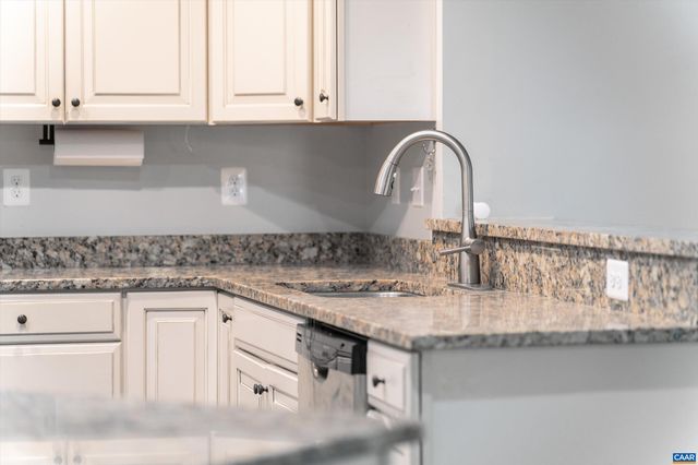 1578 BURGUNDY LN, Charlottesville, VA 22911