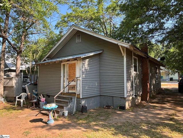 104 Snow Street, Greer, SC 29651